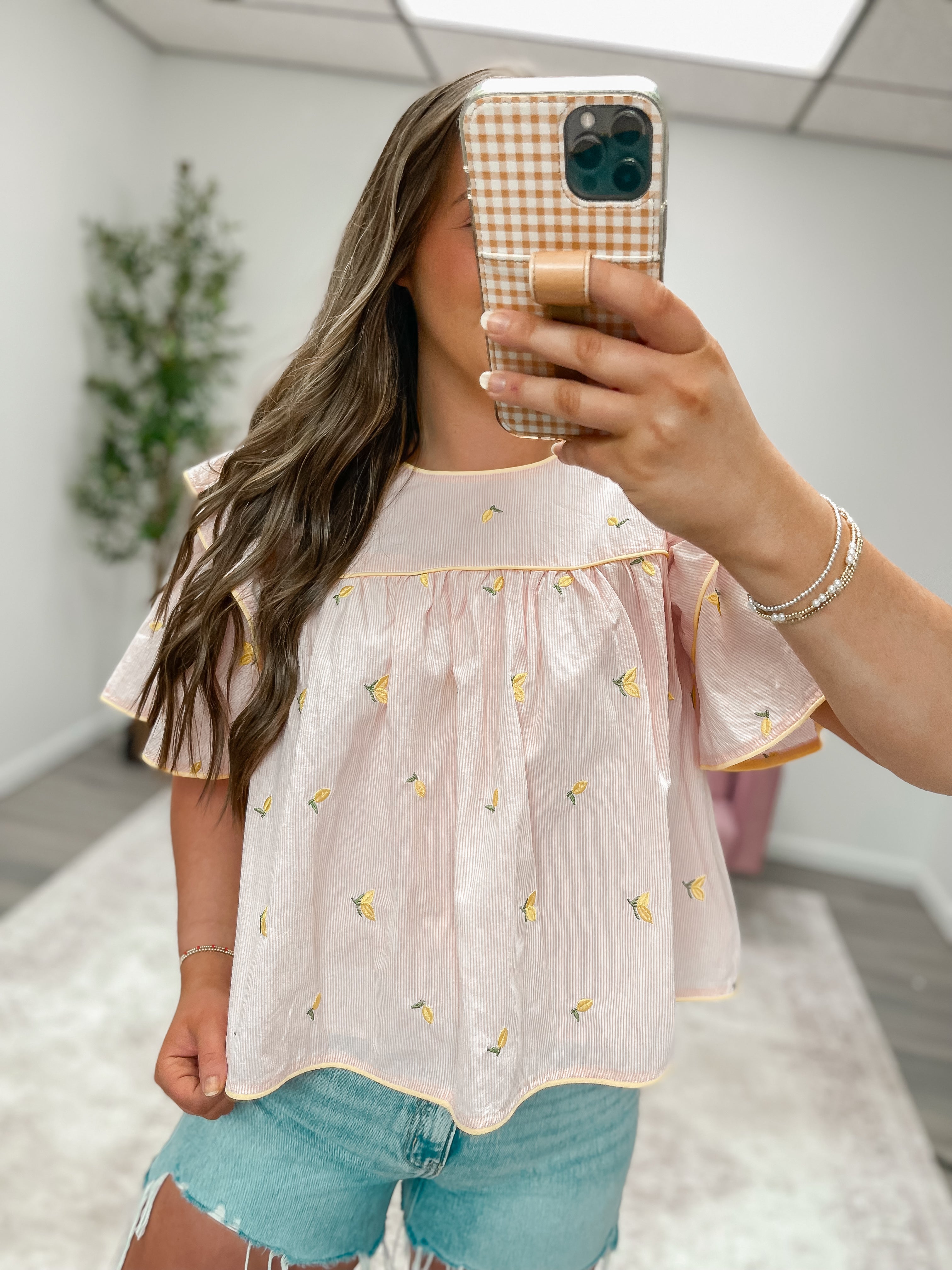LEMON EMBROIDERY TOP