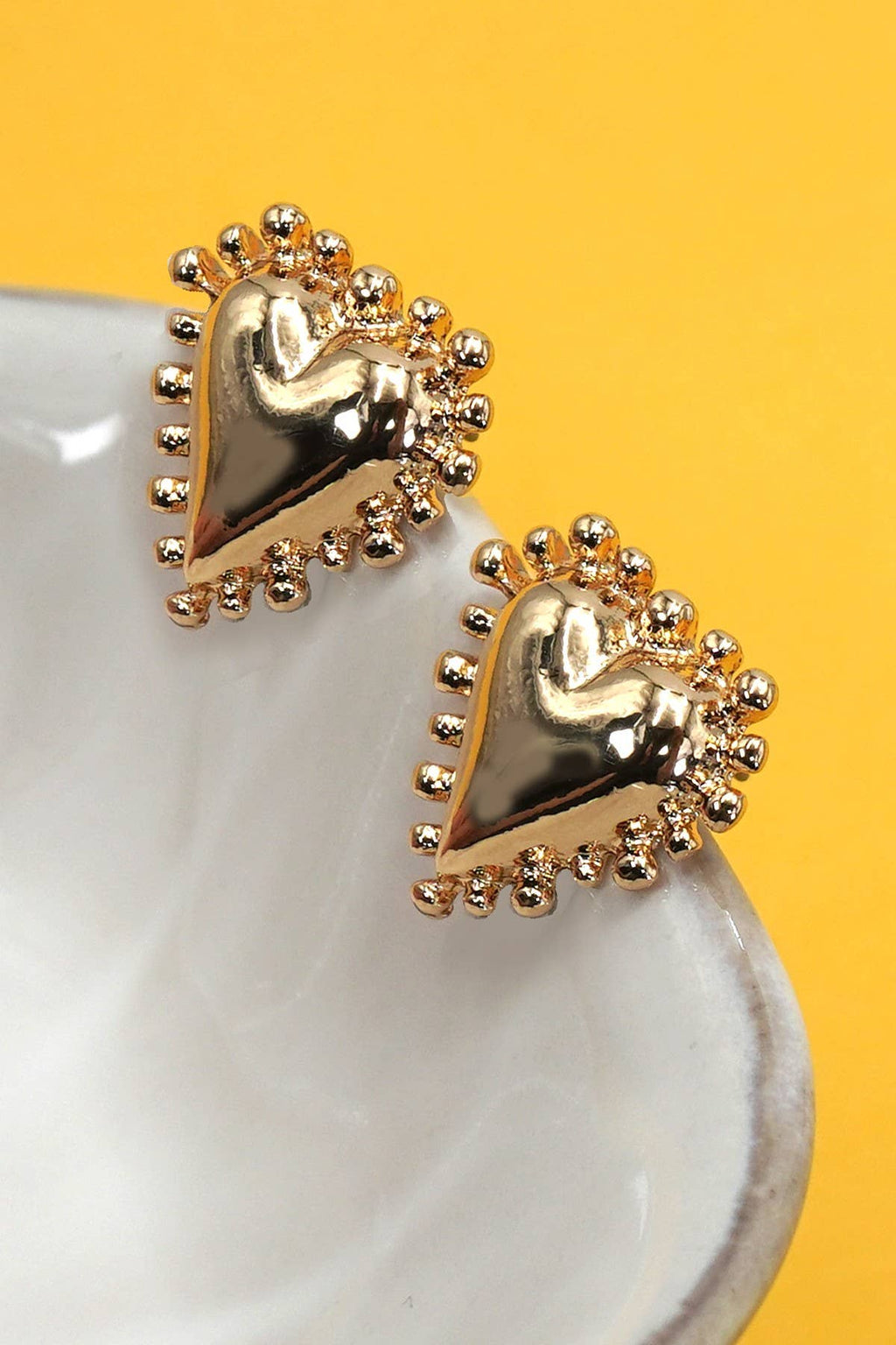SPIKE EDGE GOLD HEART STUD EARRINGS