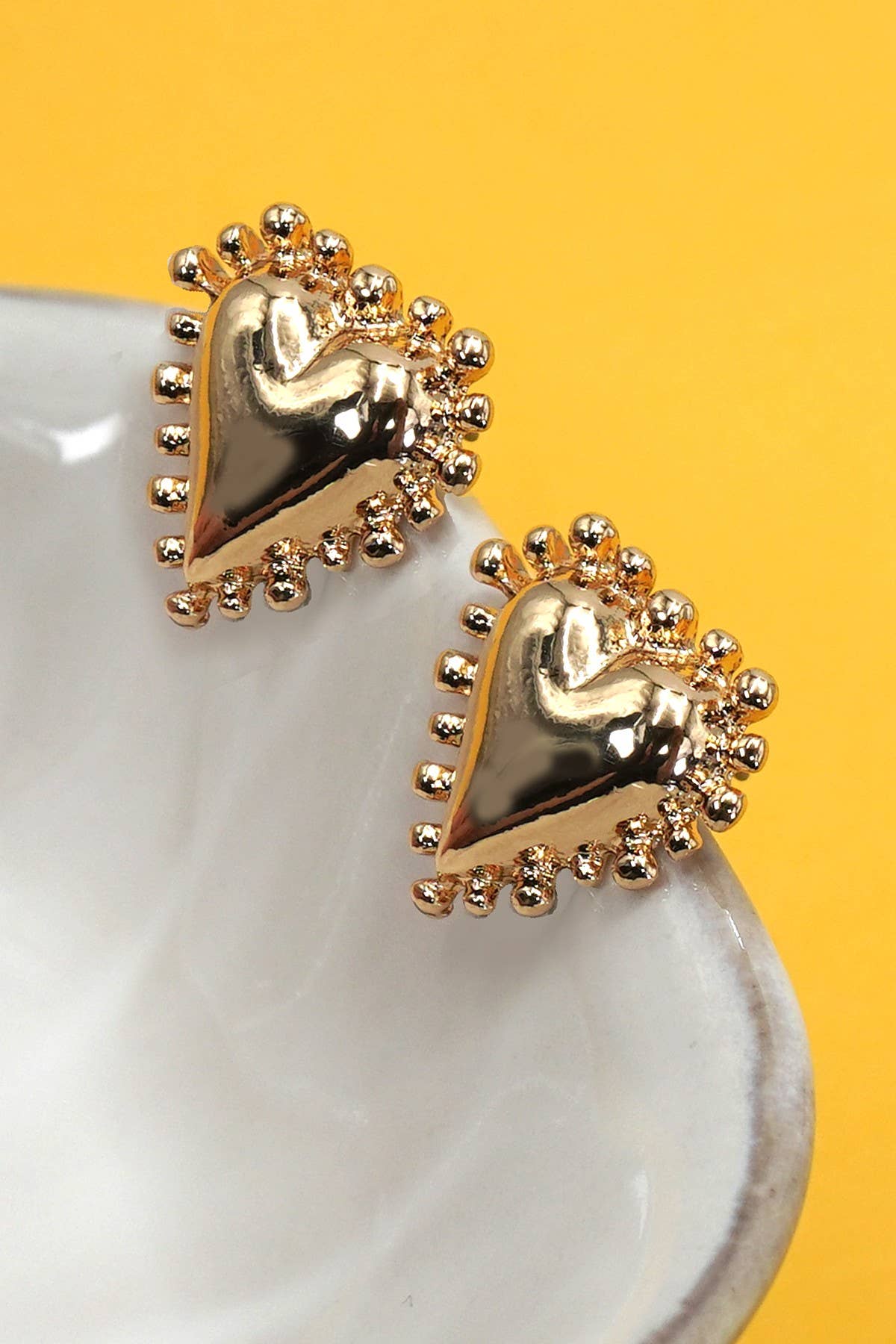 SPIKE EDGE GOLD HEART STUD EARRINGS