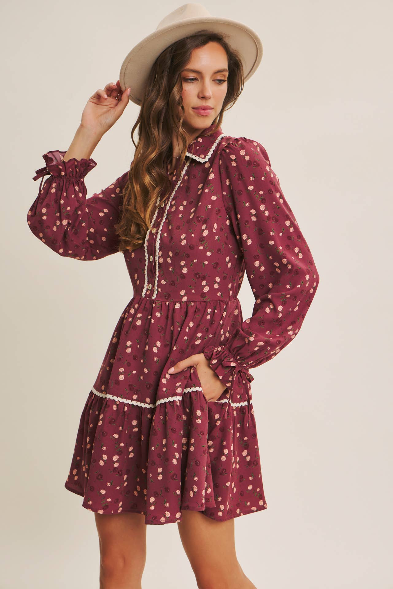 CAPTURES THE MAGIC ELEGANT MINI DRESS WITH SCALLOP LACE