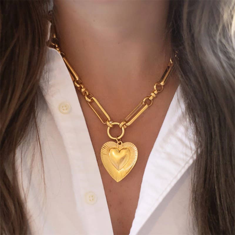 ETCHED HEART NECKLACE