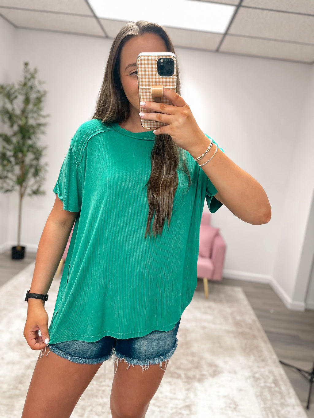 All Day Exposed Seam Tee - KELLY GREEN