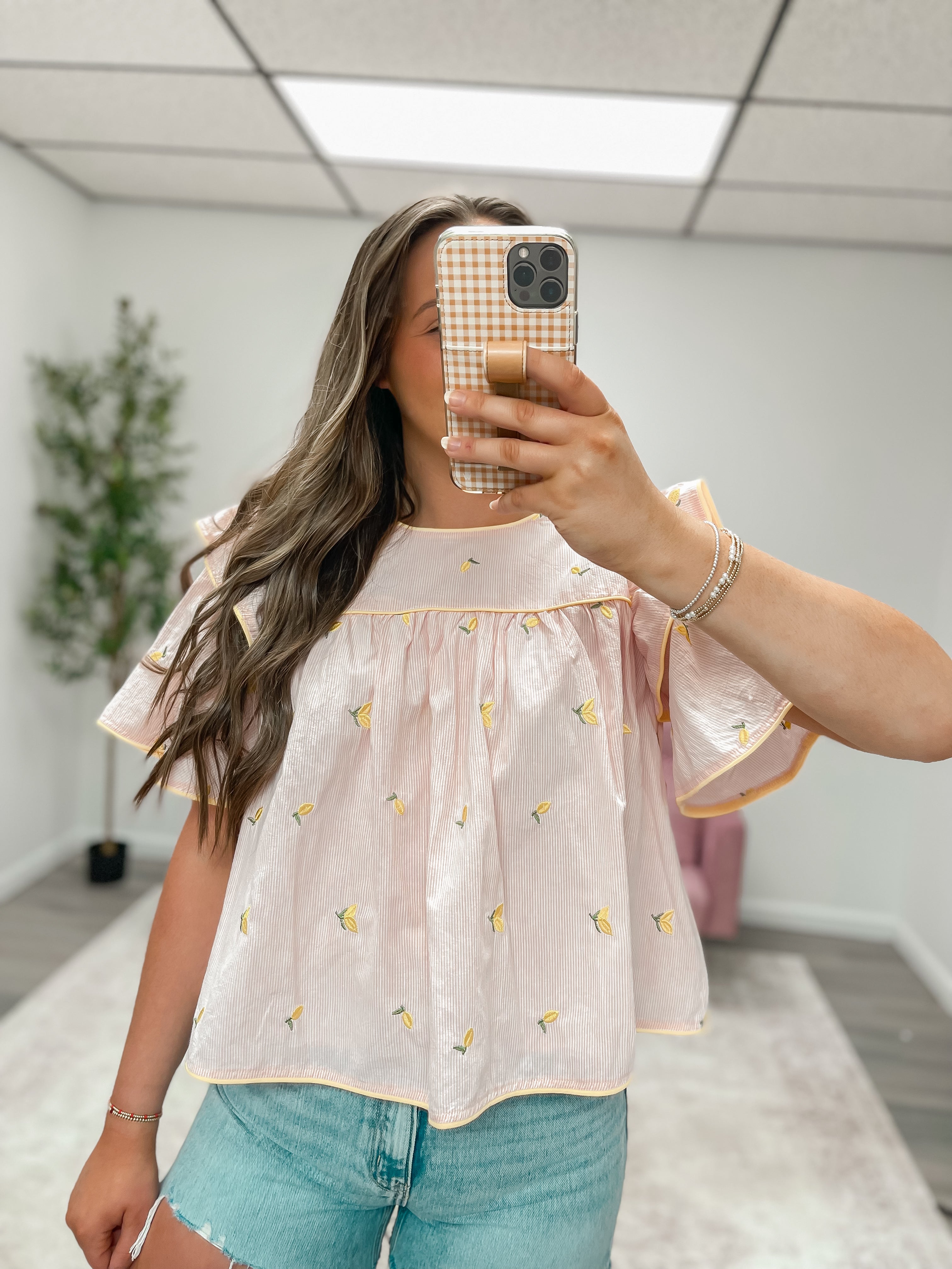 LEMON EMBROIDERY TOP