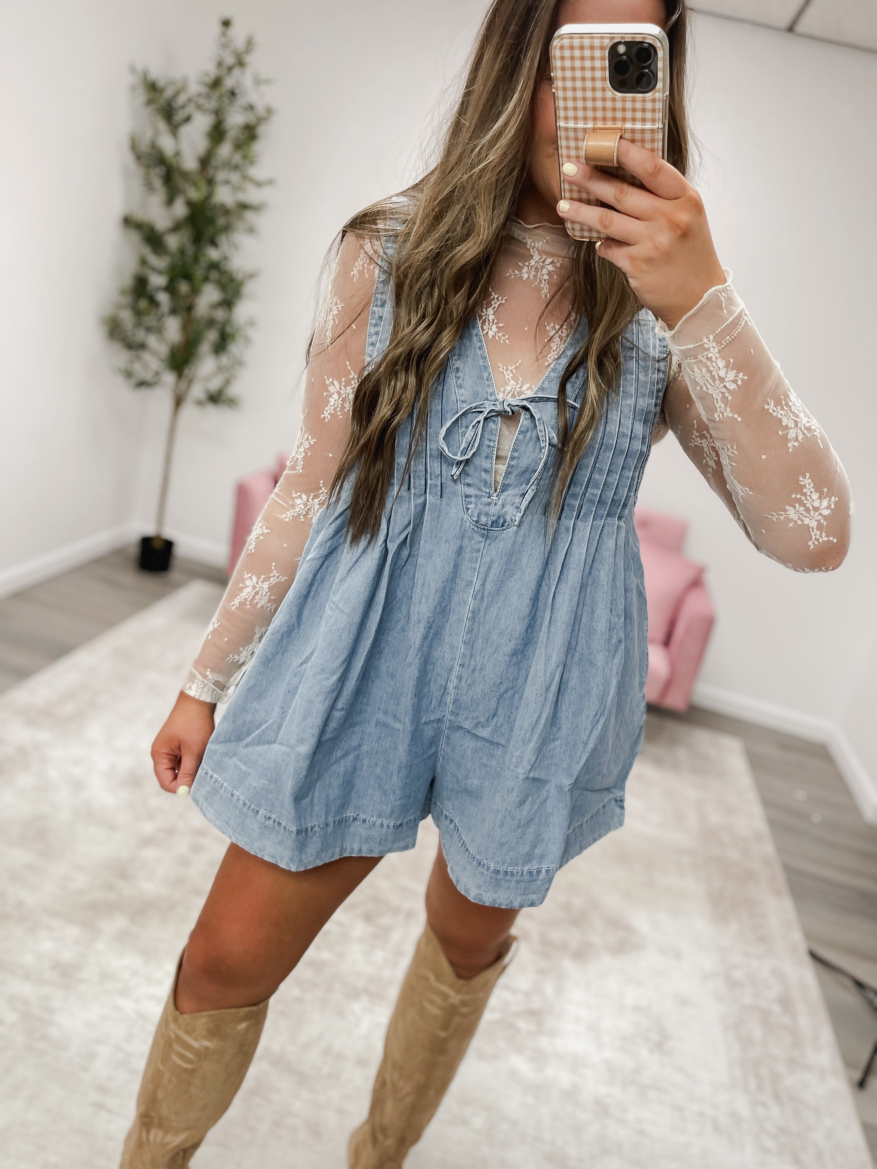 The Delicate Detail Mesh Top - CREAM