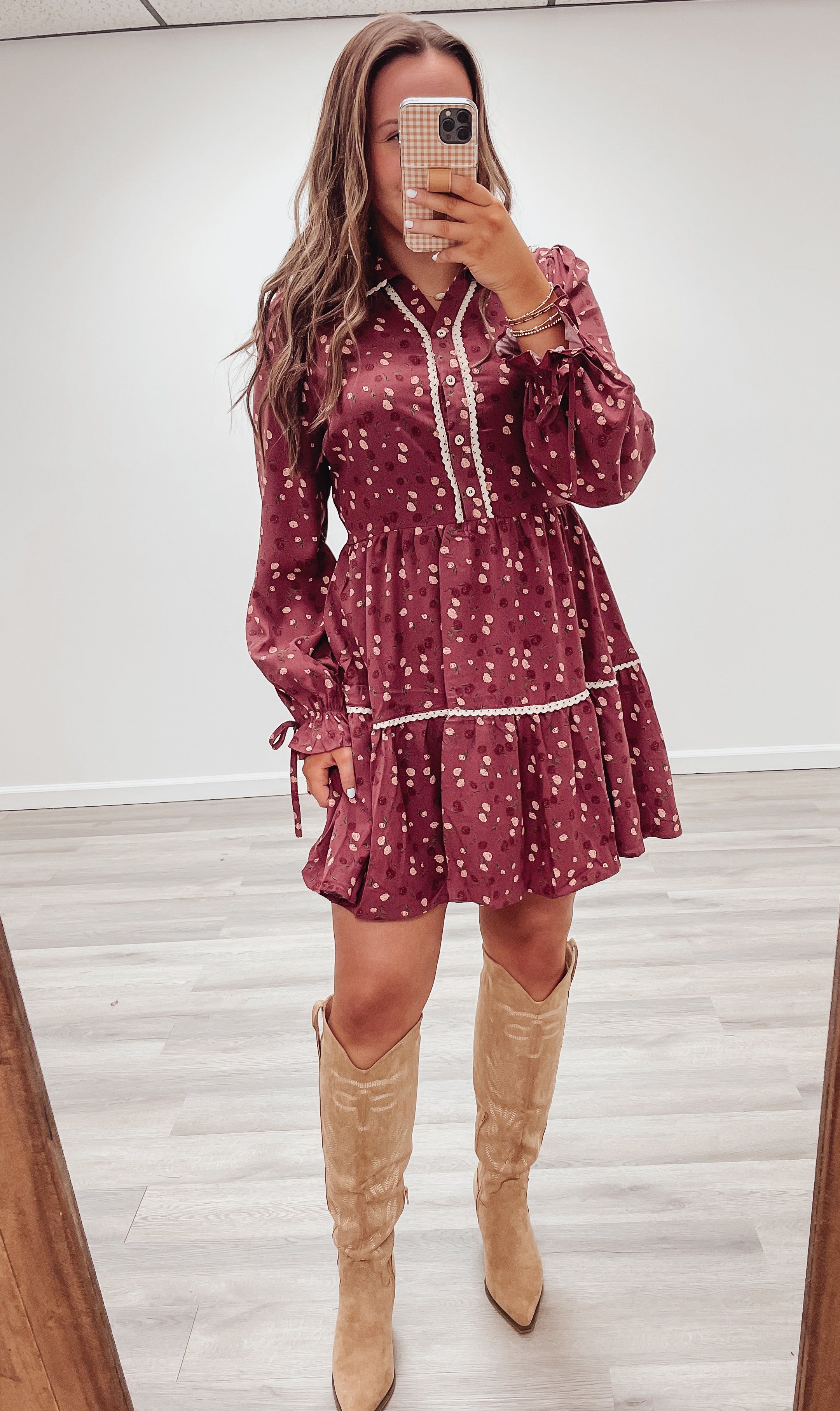 CAPTURES THE MAGIC ELEGANT MINI DRESS WITH SCALLOP LACE