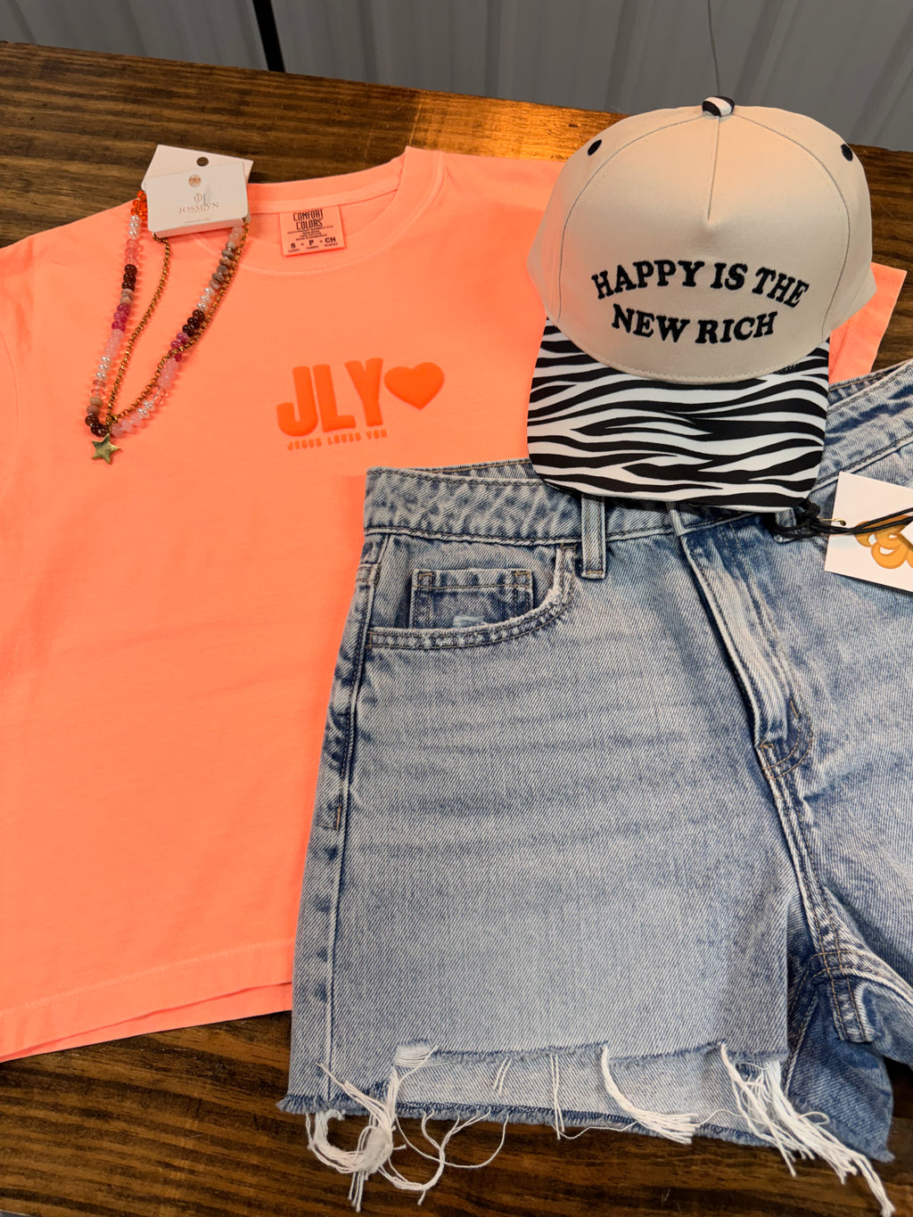 JLY- Jesus loves you cropped tee