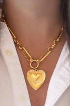 ETCHED HEART NECKLACE